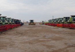 КОМБАЙНЫ ГОТОВЯТСЯ К СЕЗОНУ